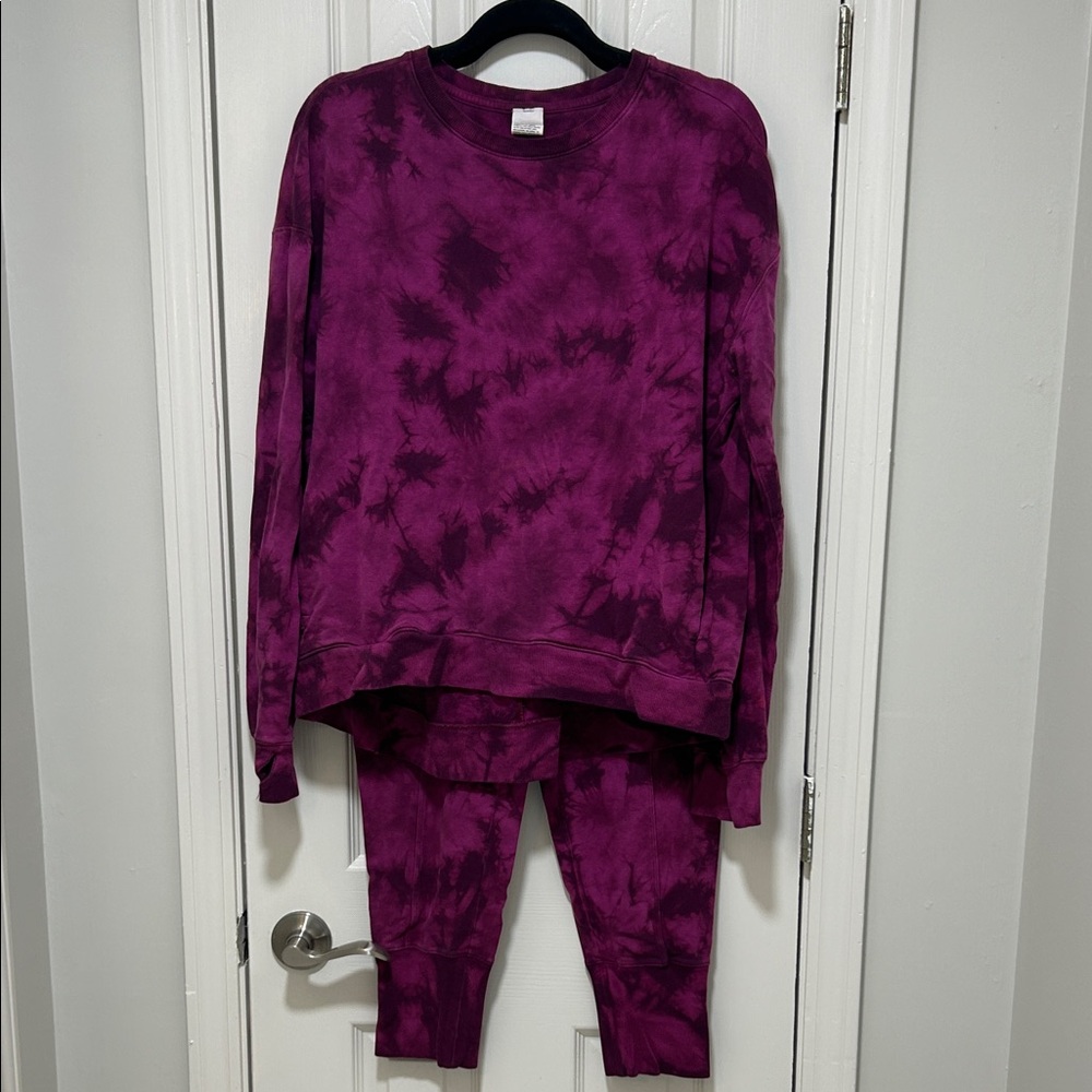 all in motion Magenta Crewneck Sweatshirt & Jogger set. Top L. Bottom M.